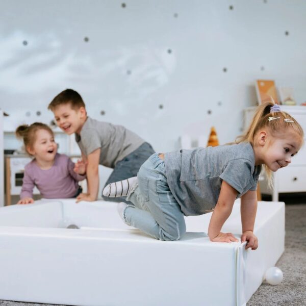 iglu-ballpit-white-fd56c5ac.jpg Soft Play Ball Pit - White