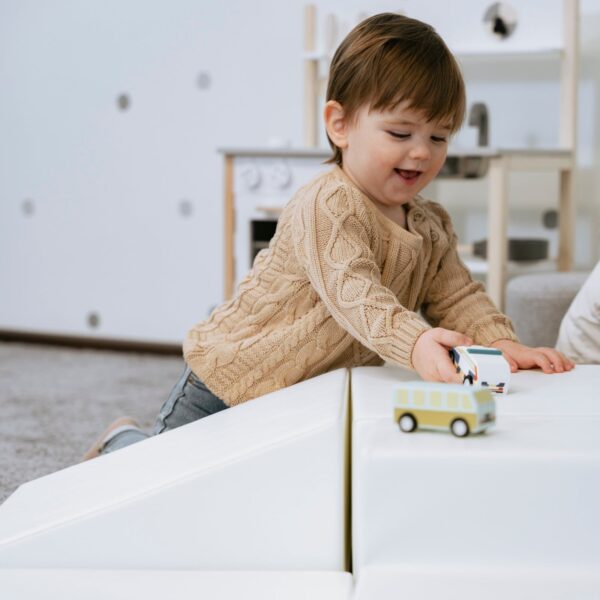 iglu-corner-climber-white-0defca3f.jpg Soft Play 5 Foam Block Set - White Corner Climber
