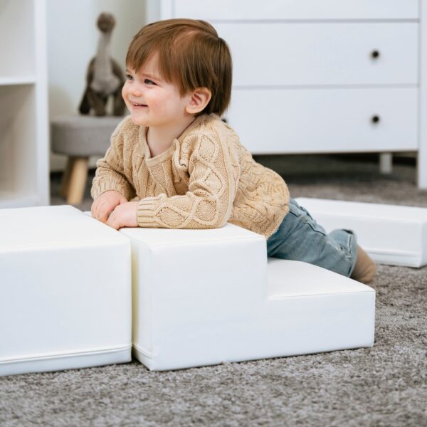 iglu-corner-climber-white-6944de72.jpg Soft Play 5 Foam Block Set - White Corner Climber