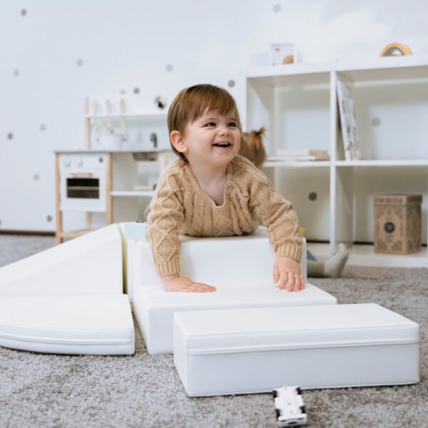 iglu-corner-climber-white-b13160d7.jpg Soft Play 5 Foam Block Set - White Corner Climber