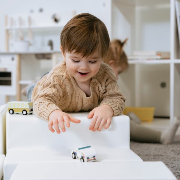 iglu-corner-climber-white-cb06082c.jpg Soft Play 5 Foam Block Set - White Corner Climber